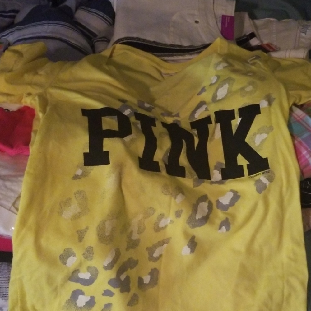 V neck tee(NWOT)